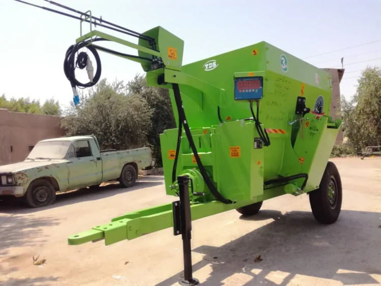 فیدر میکسر دامداری ۳ متر مکعبی متحرک